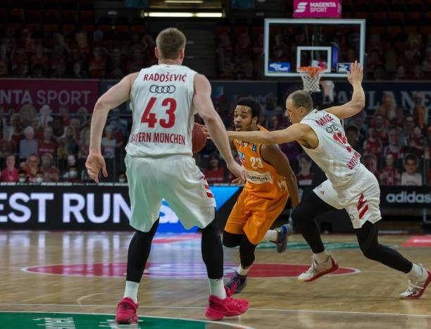 国足预计首发:沿用442菱形阵!仅剩3悬念 王钰栋先发组最强三叉戟